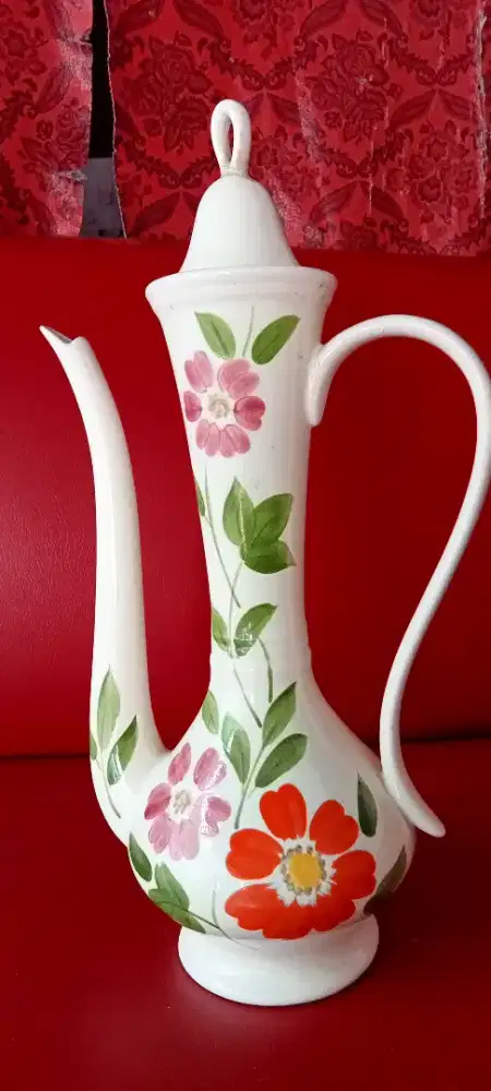 Teko keramik barang antik