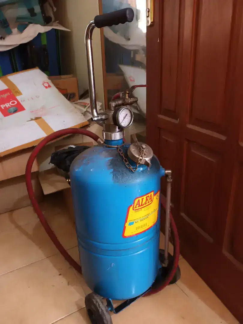 Pneumatic oil dispenser pelumas oli alfa