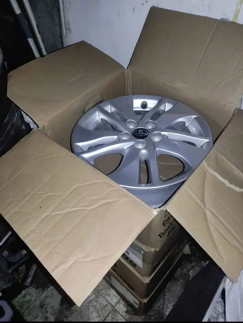 Dijual velg ring 15 1 Set ( 4 velg ) plus ban serep