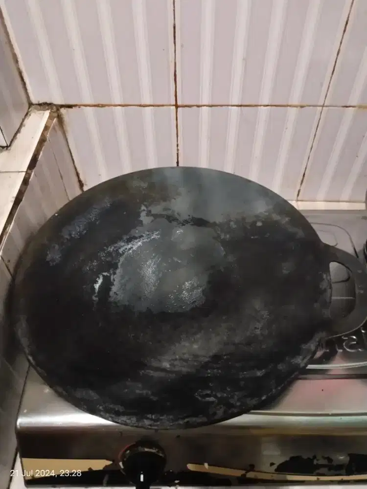 Wajan plat baja original berat mencapai 4. 1/2 kg. Wanan asli baja