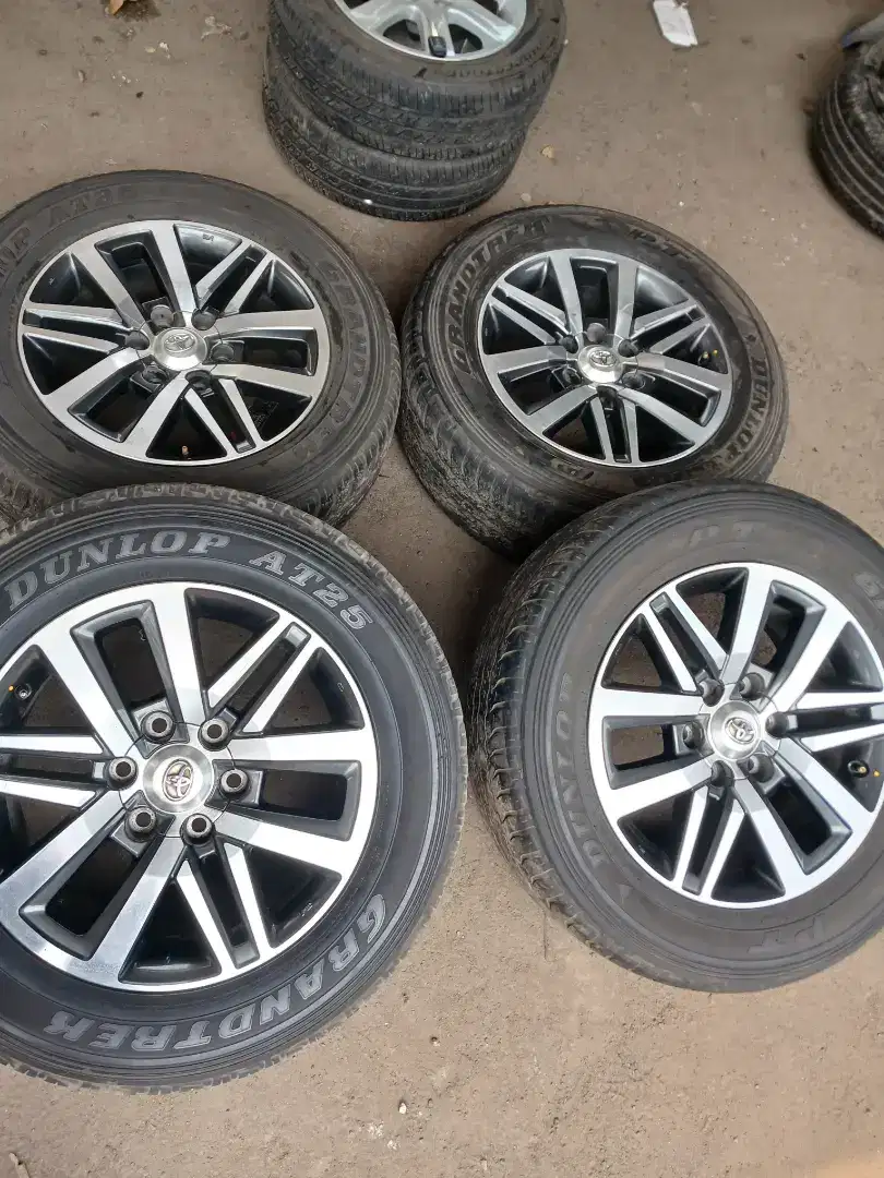 Velg original oem toyota fortuner vrz R18 6x139,7 ban 265/60 R18