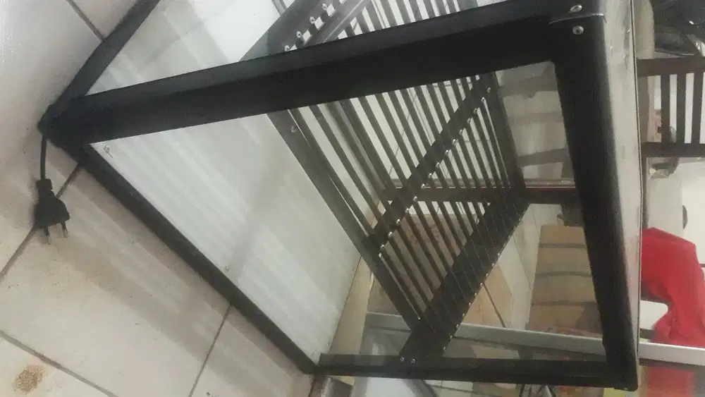 Etalase meja ayam kfc