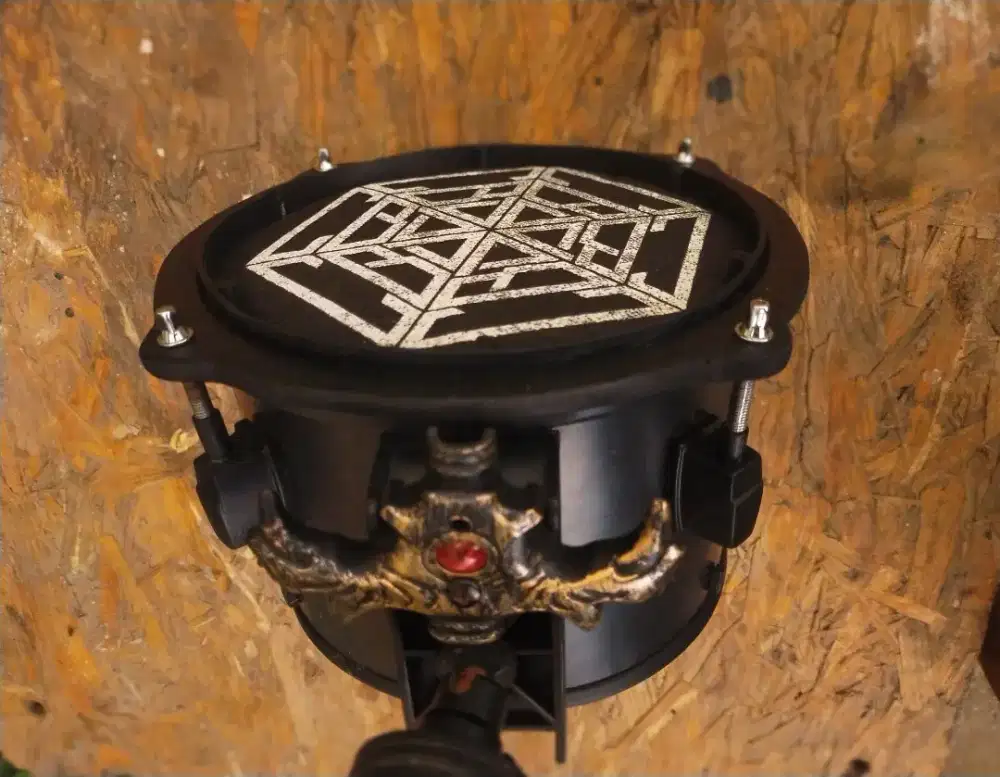 Tom drum elektrik metal gotic