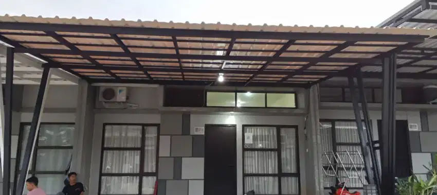 Kanopi baja ringan
