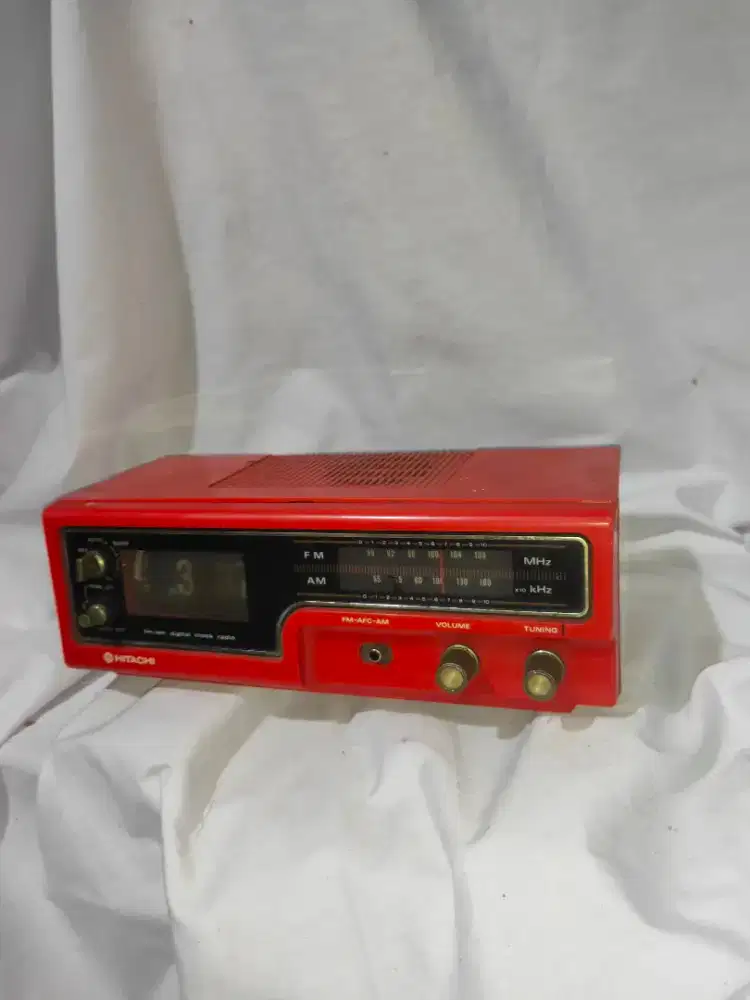 Alarm radio hitachi jadul klasik h