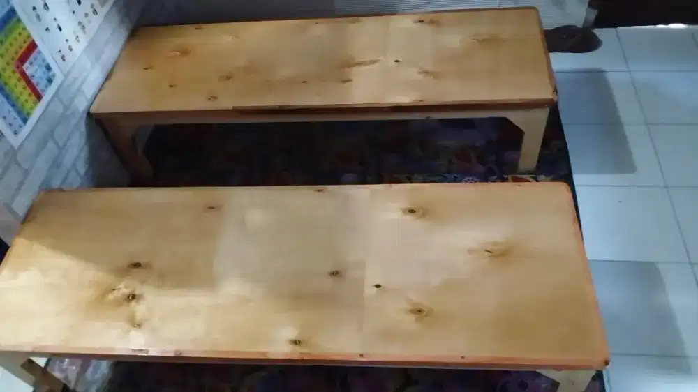 Meja lesehan angkringan/Pecel lele