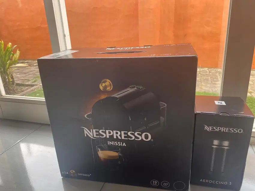 Mesin Kopi Nespresso Inissia dan Aeroccino 3