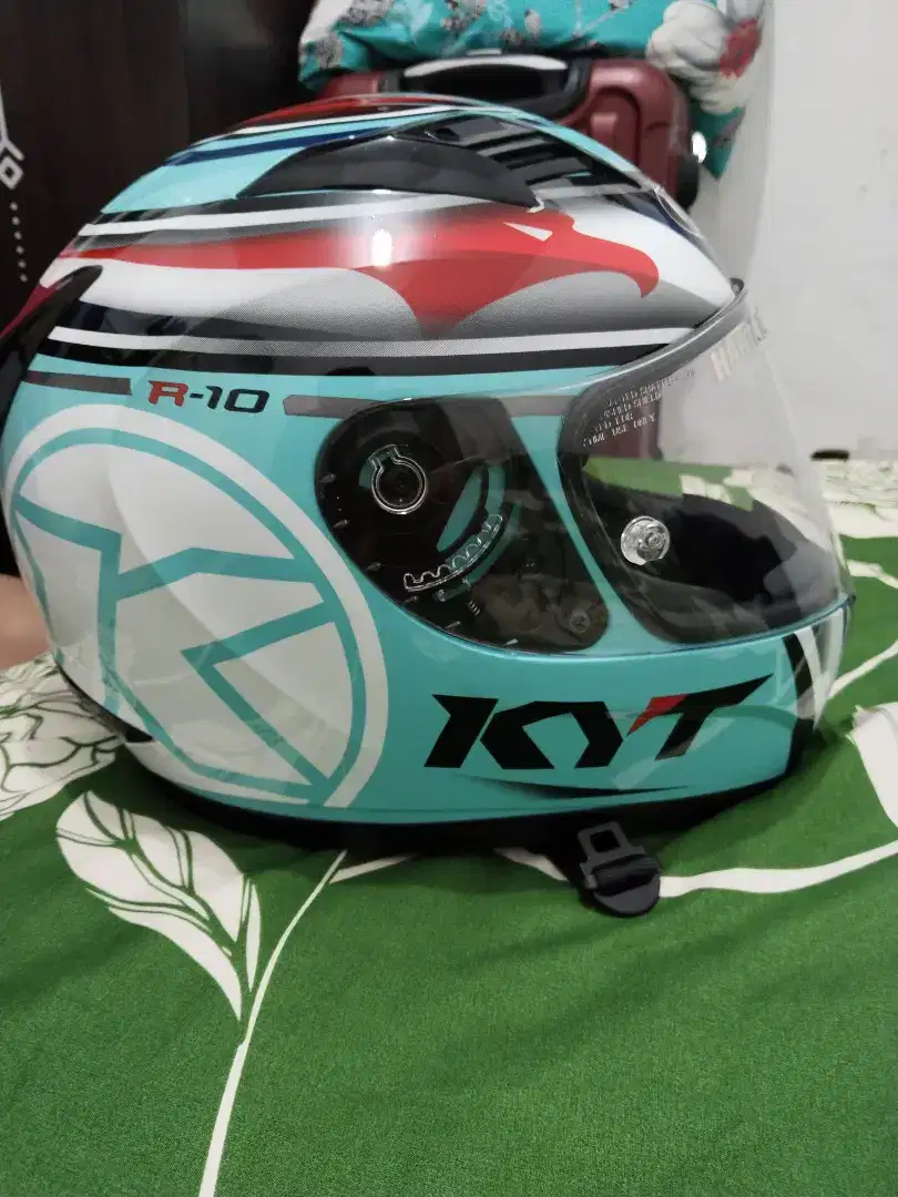 Helm kyt r10, ukuran L, masuk juga di M