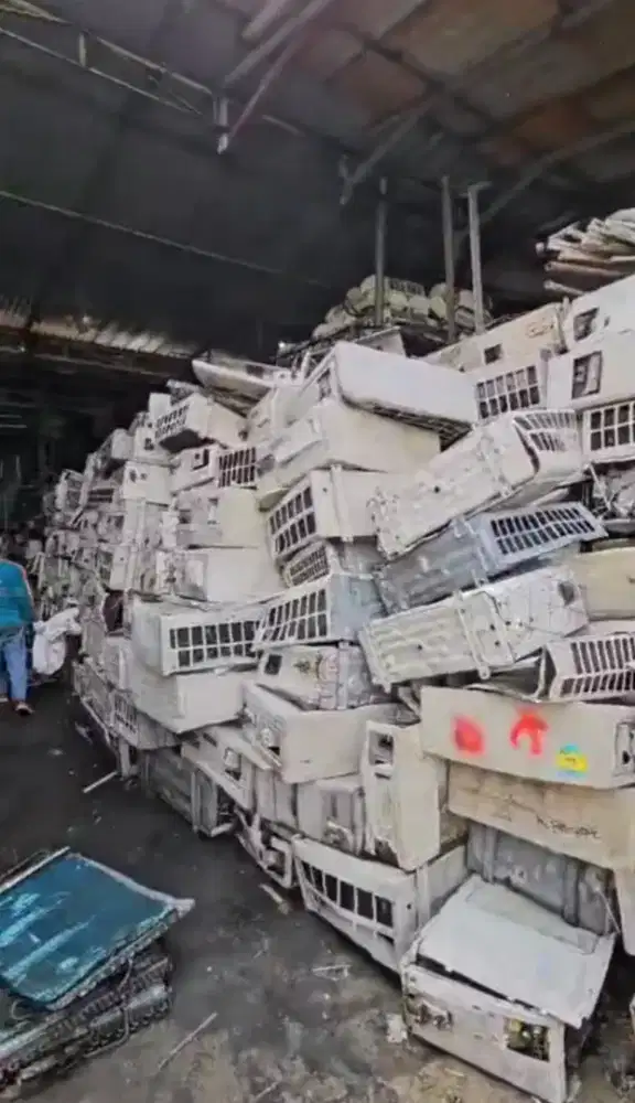 Ayo AC seken nya di jual di sini aja gan Bekas bongkaran kantor (DLL)