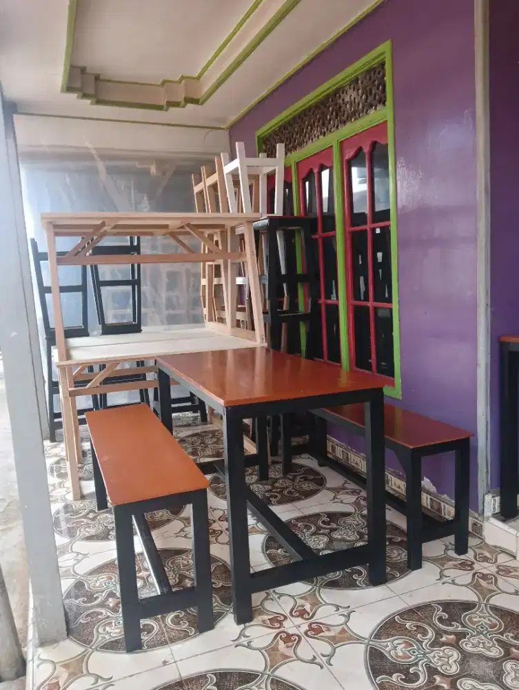 Meja makan + 2 kursi