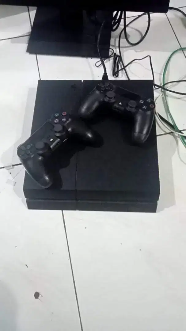 Dijual Ps4 fat versi original (bukan versi hen)