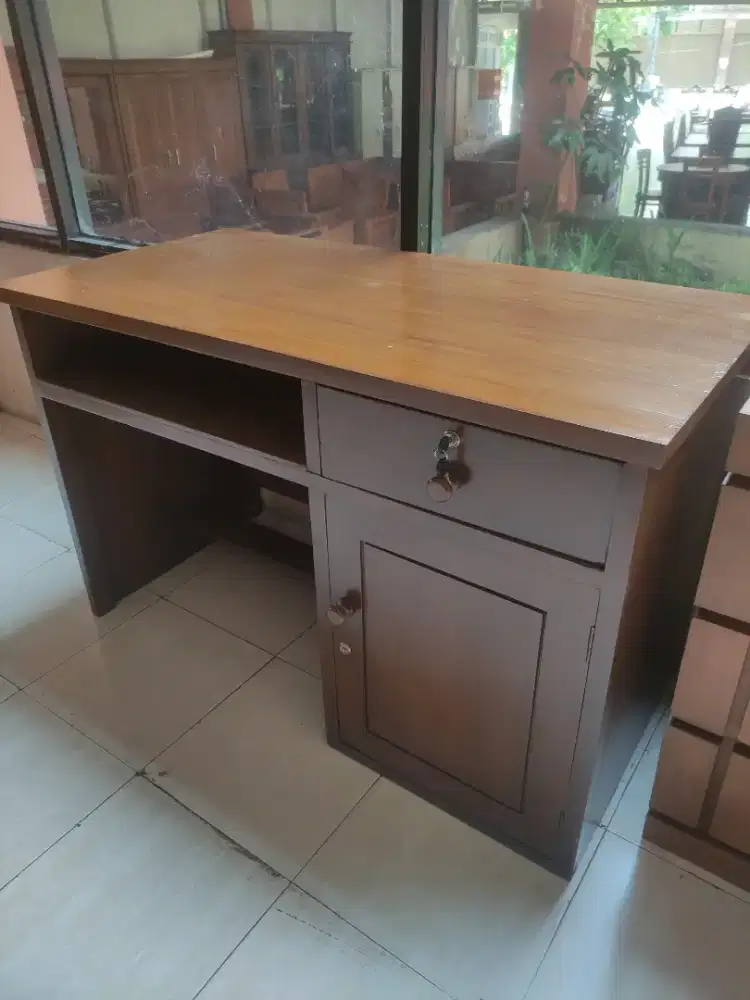 Meja Tulis bahan Jati