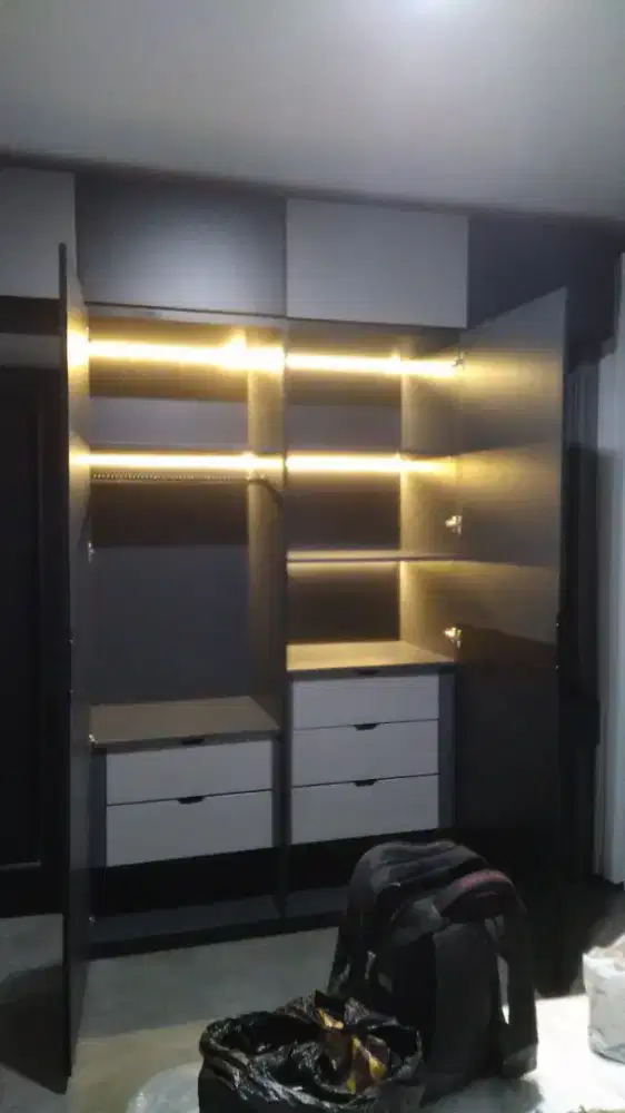 Lemari baju minimalis