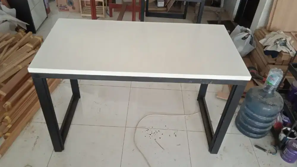 Meja komputer,  meja kantor minimalis panjang 120cm murah