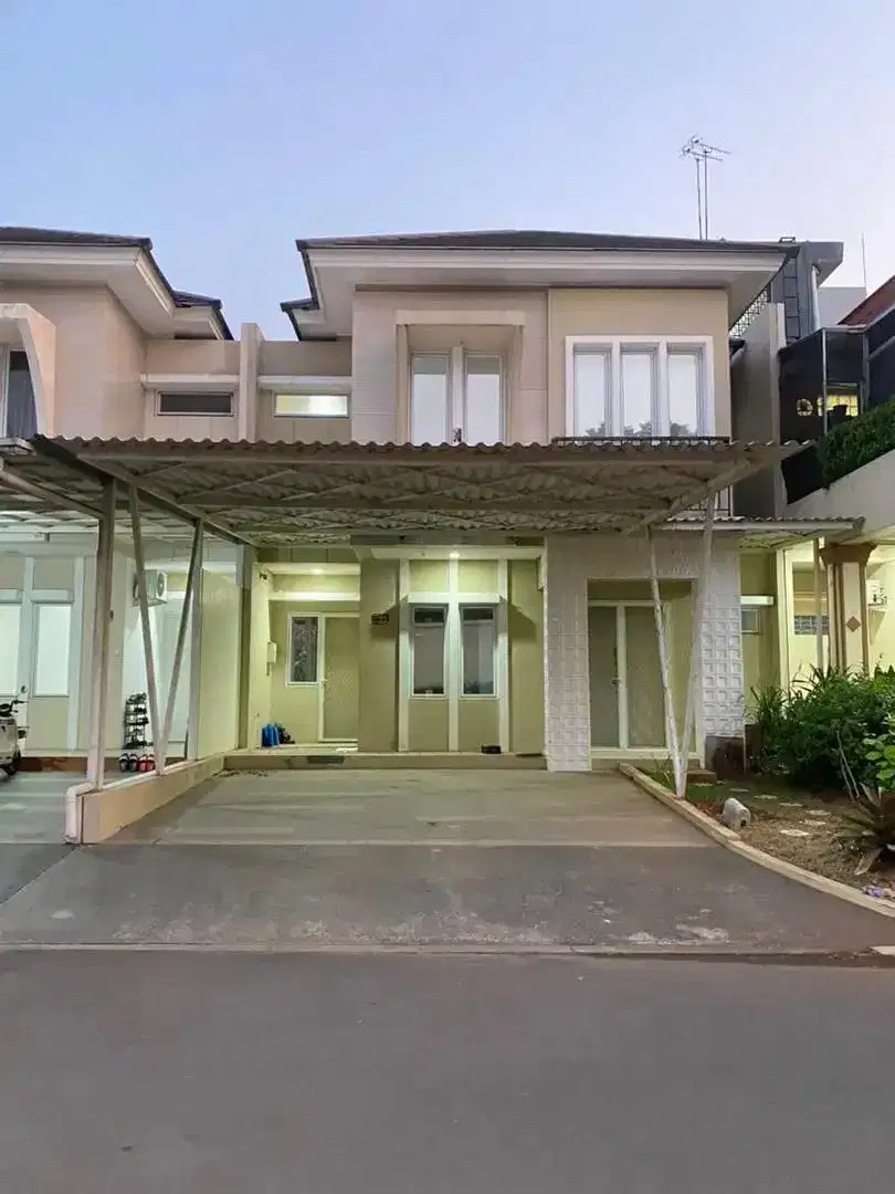 DI JUAL RUMAH MEWAH 2 LANTAI DI DALAM CLUSTER GRAND WISATA.KAB BEKASI