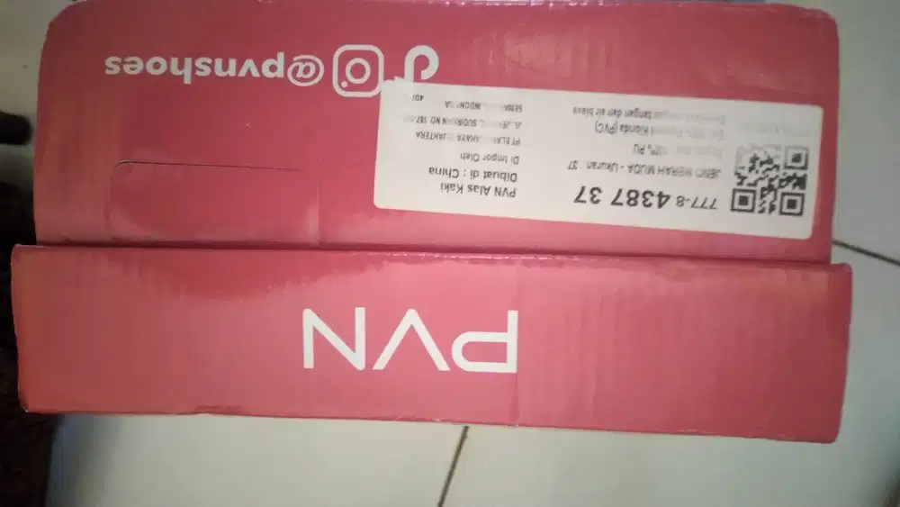 Di Jual Sepatu Baru