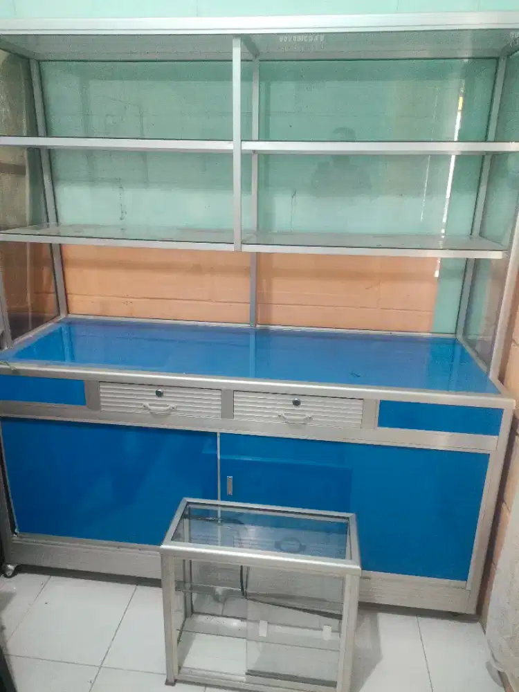 Di Jual Etalase