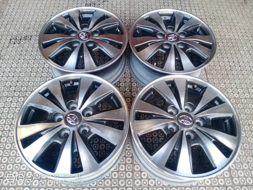 Velg ori kijang innova luxury R15 pcd 5x114 untuk apv luxio granmax