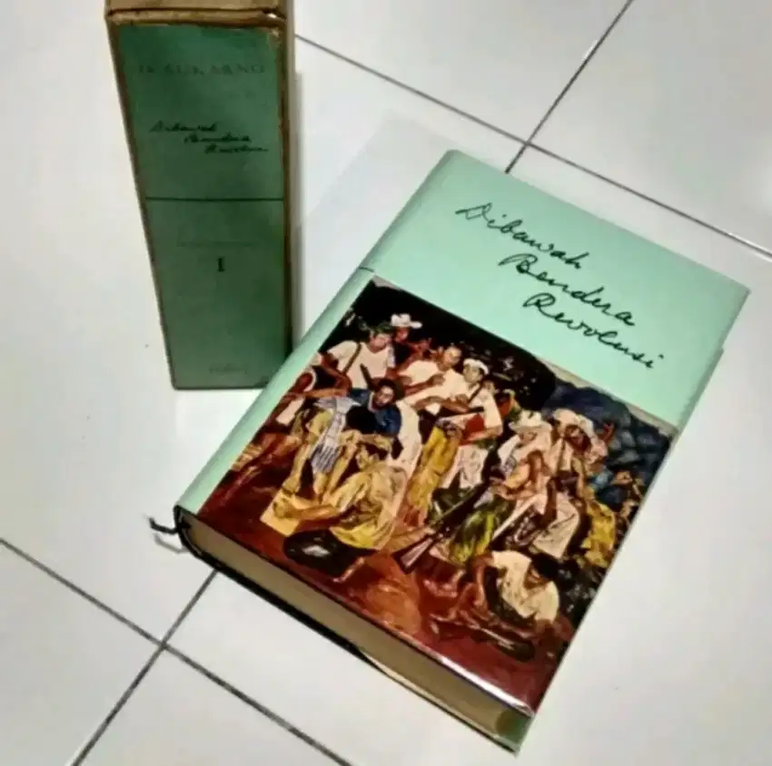 Buku ASLI Dibawah Bendera Revolusi Jilid I & II Karya Bung Karno 1965