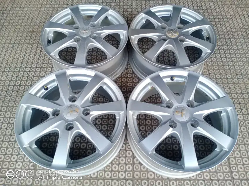 Velg oem Mitsubishi Galant R15 pcd 4x114 untuk avanza xenia dll