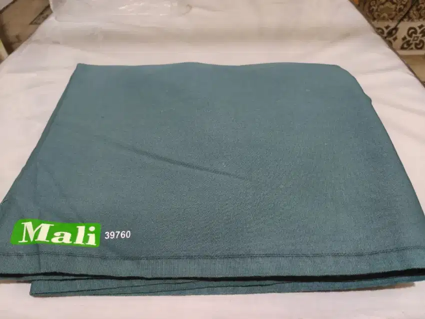 Laken Billiard 9 Feet merk Mali