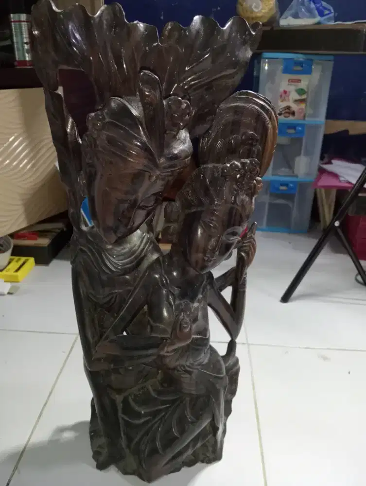 Patung ukiran kuno asli bali