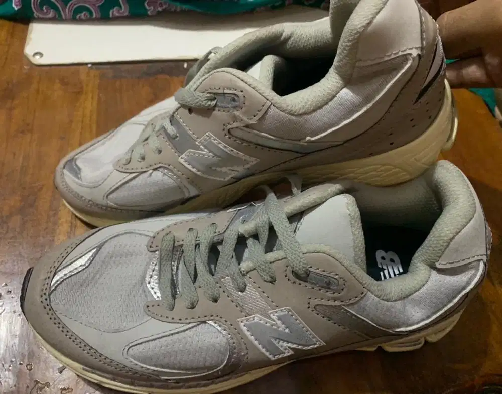 Sepatu NB 2002R USA putih