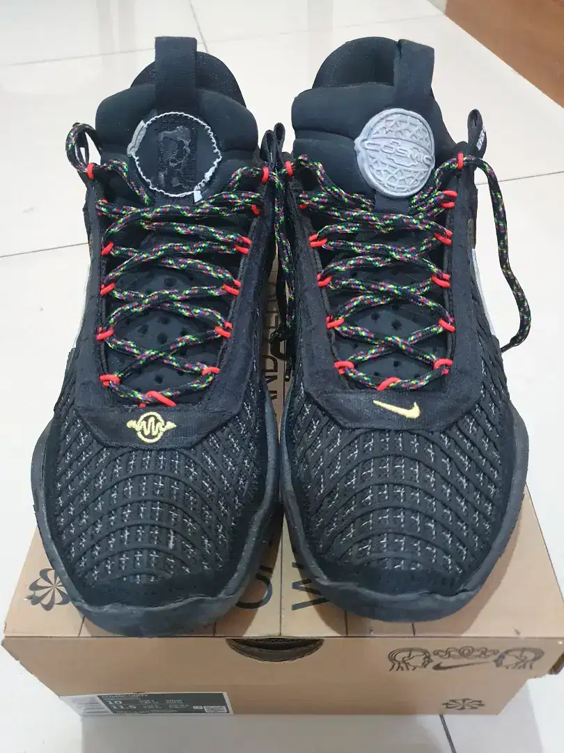 Nike Cosmic Unity Black/White Ghost