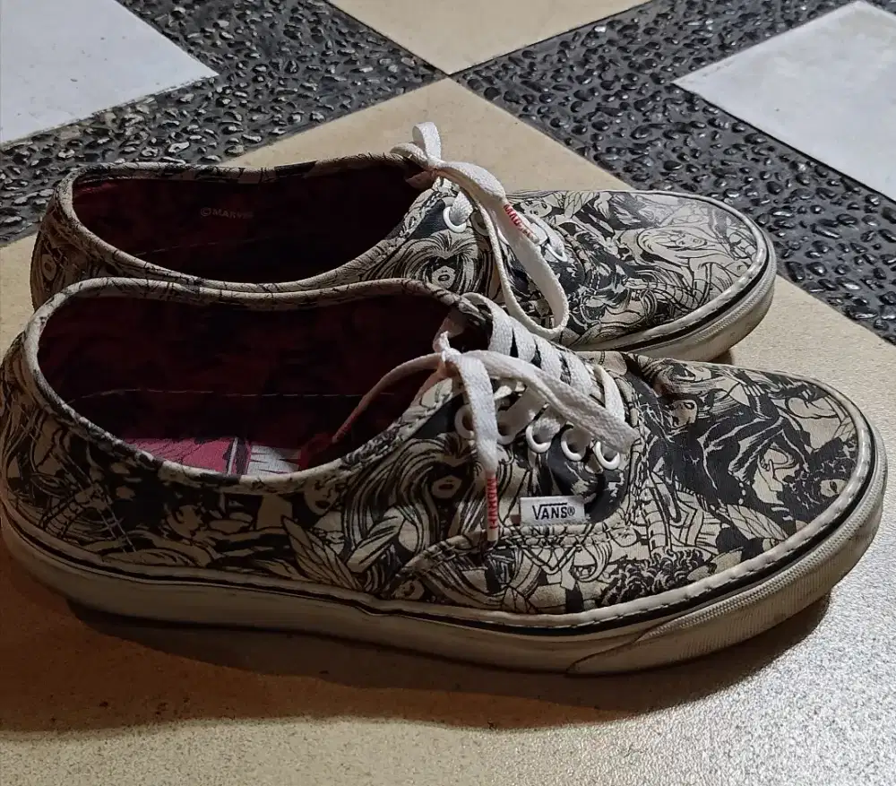 Sepatu Vans X Marvel Authentic Superhero Multi Black White