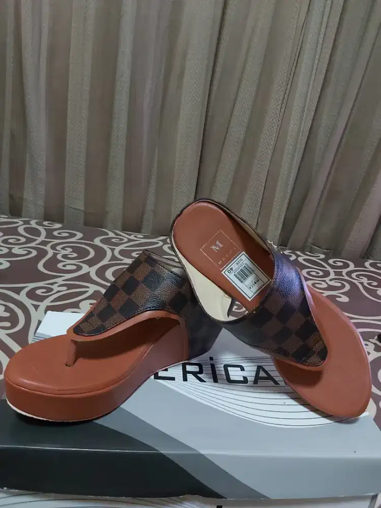 Sandal Wedges Mocca size 40