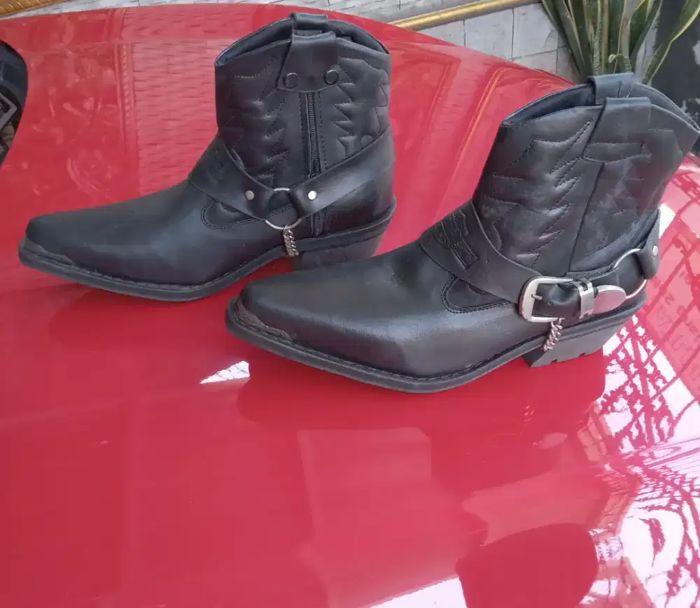 Sepatu Raidieng untuk moge