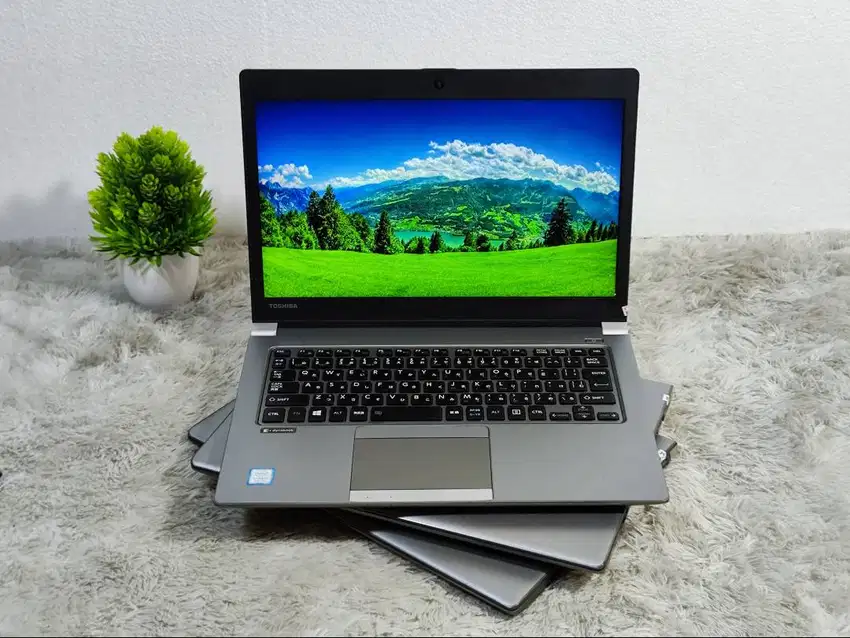 Laptop Slim Ringan Elegant Toshiba Dynabook R63 Core i5 Gen 8 RAM 8GB