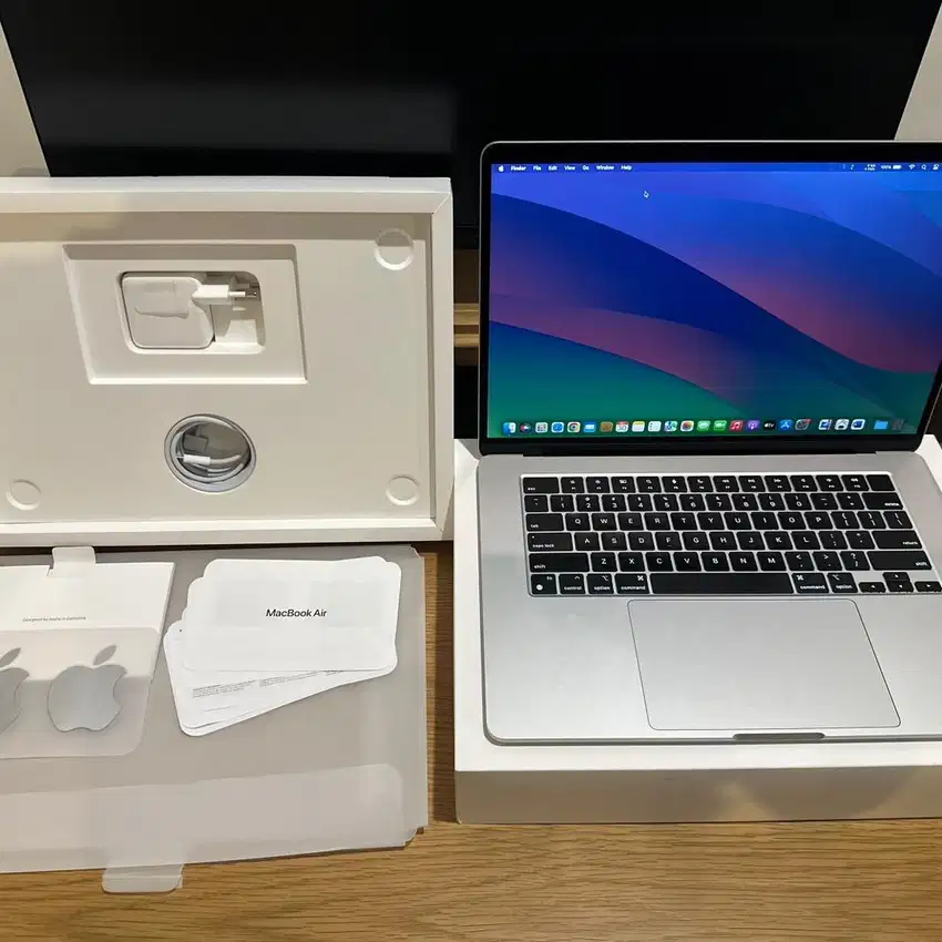 iBox Macbook Air M2 15in 256GB Mulus Like New