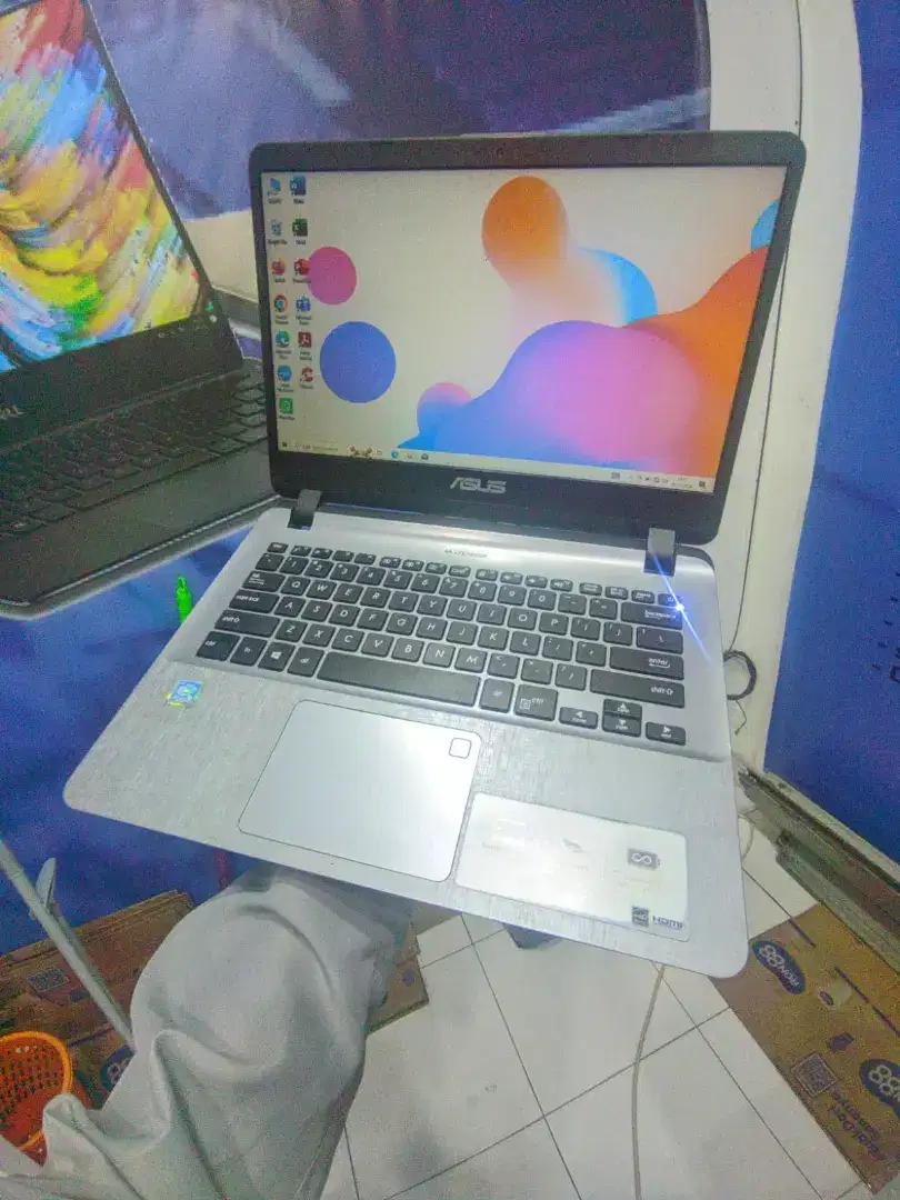 ASUS VIVOBOOK A407M