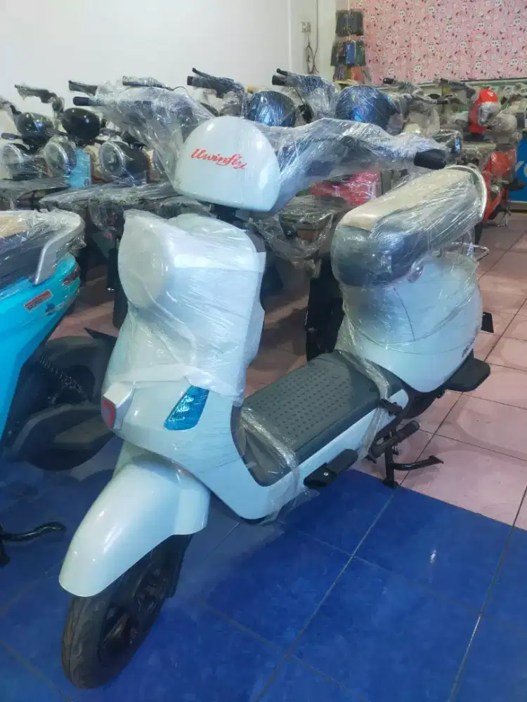SEPEDA LISTRIK UWINFLY T60