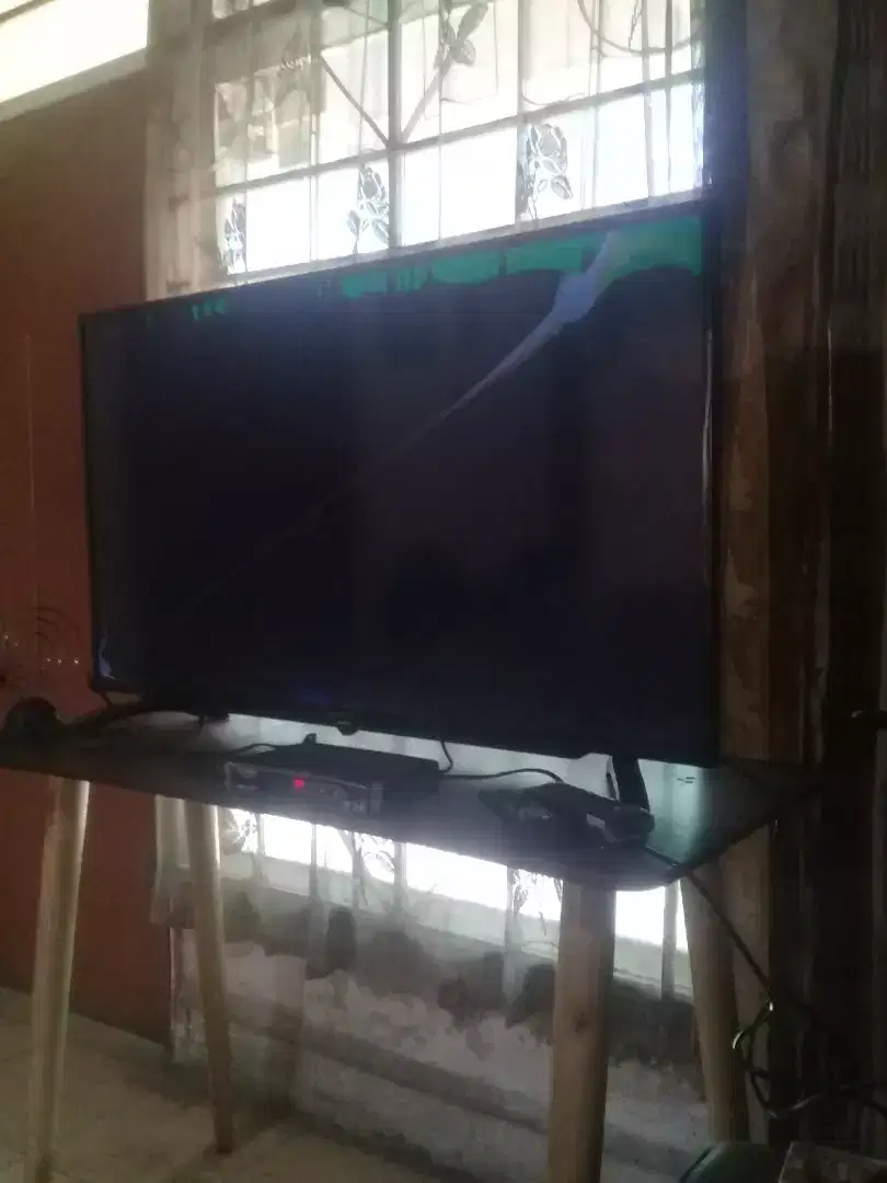 Tv sharp lcd 40 inci.