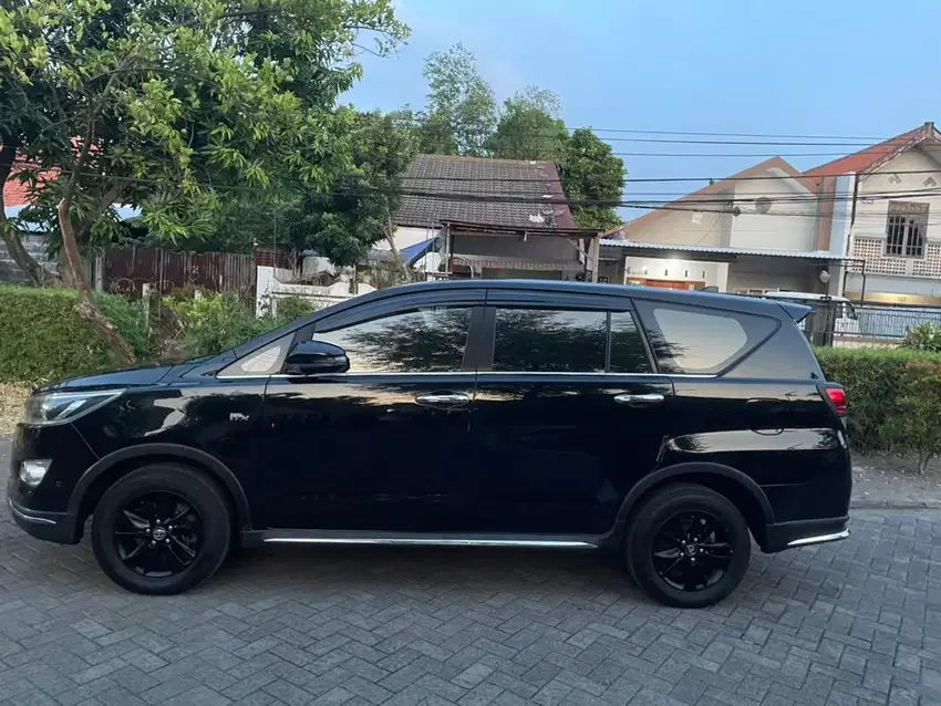 Good Deal Innova reborn hitam 2018 V a.t