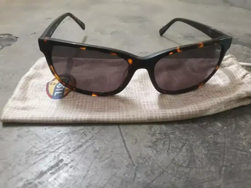 kacamata fossil authentic original. bisa nego !!