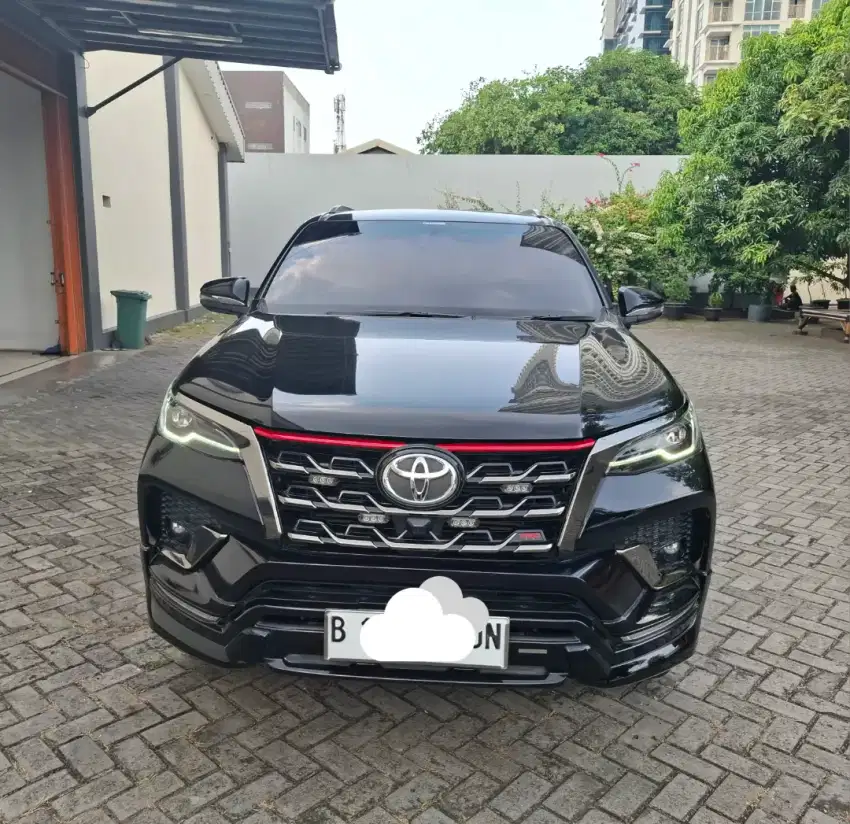 T.fortuner VRZ 4x2 Diesel AT