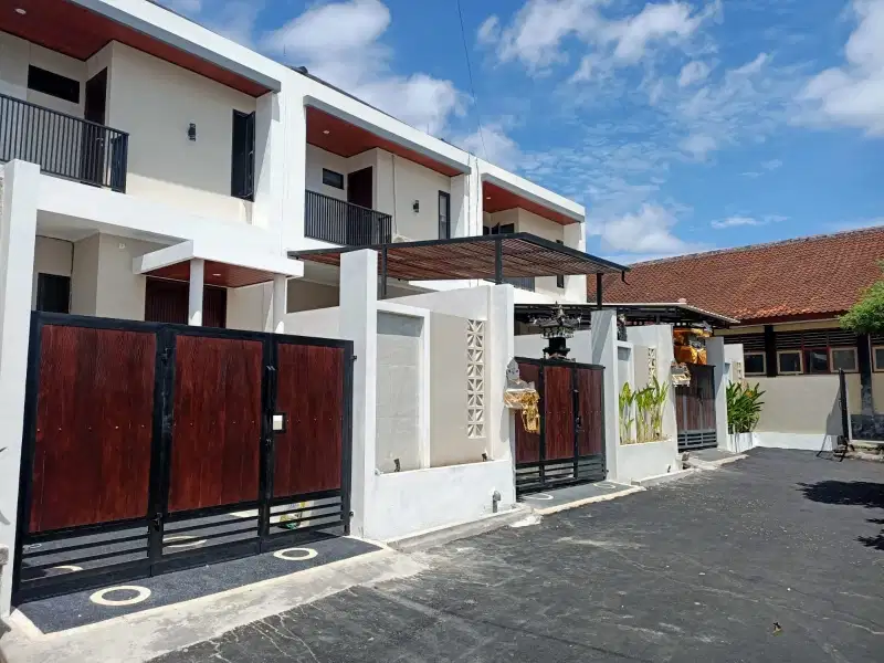 Di jual 1 unit Rumah Baru Di  Kebo Iwa Gatsu Barat