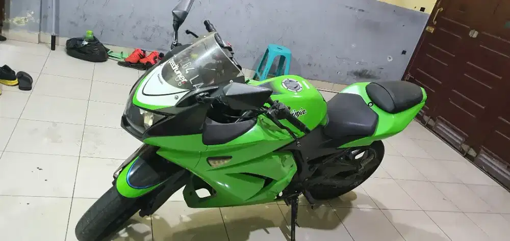 DIJUAL NINJA 250 KARBU TAHUN 2012 KNALPOT AKRAPOVIC