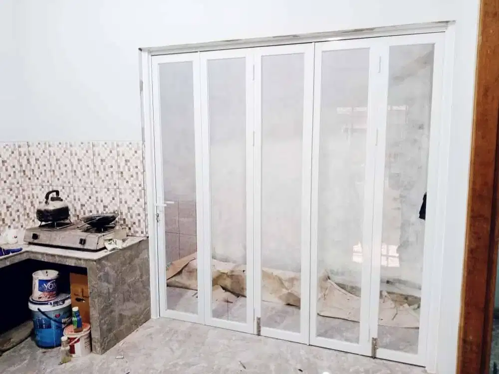 Pasang Untuk Plafon Partisi Gypsum Alumunium Mamer Lis Moulding PVC