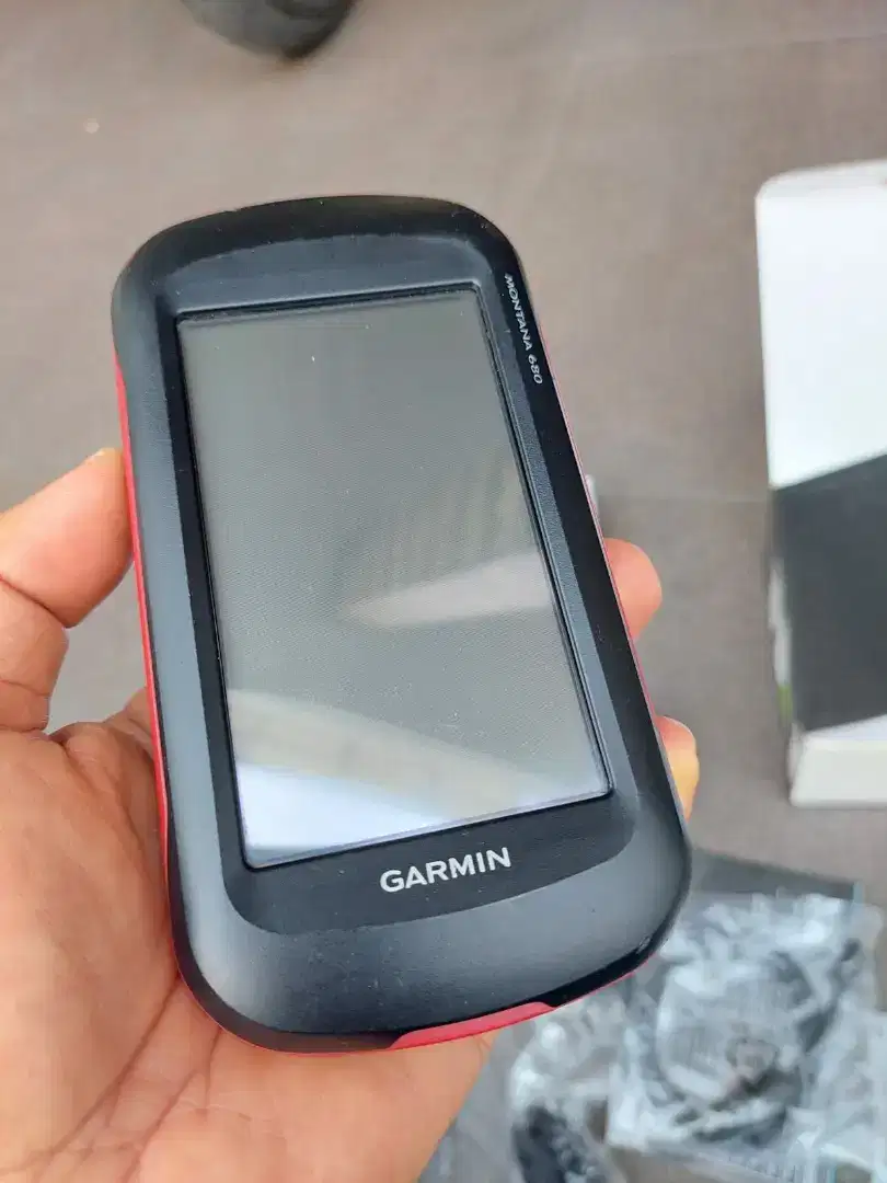 Gps Garmin Montana 680 seken komplit