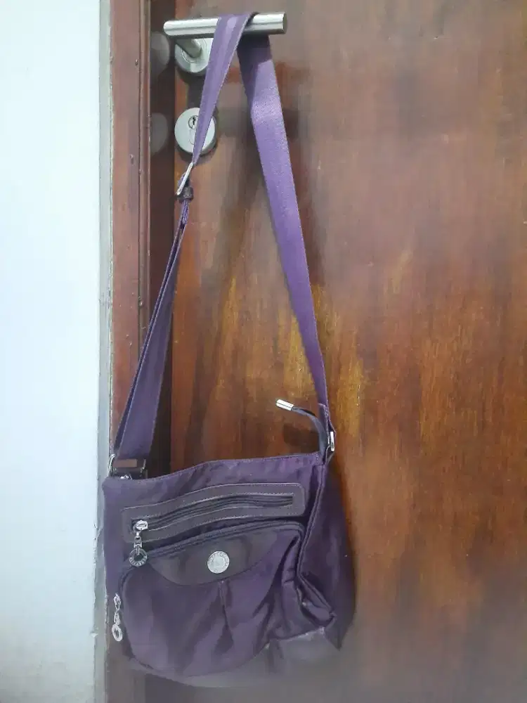 Tas wanita merk elizabeth