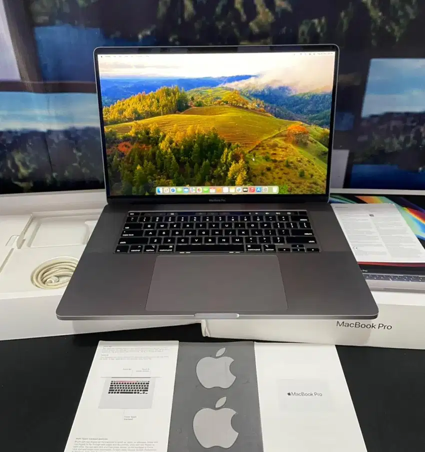 Macbook pro touchbar 16inch 2019 core i9 memory 32gb ssd 1tb dual vga