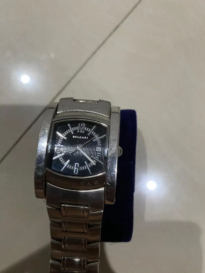 Jam tangan pria Bvlgari