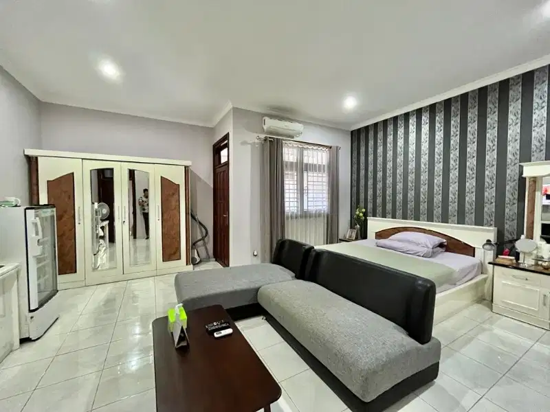 DIJUAL RUMAH VILA VALENSIA PAKUWON SURABAYA BARAT