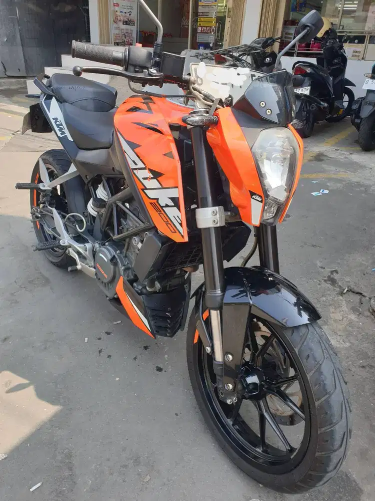 KTM DUKE 200 SPECIAL COLOR