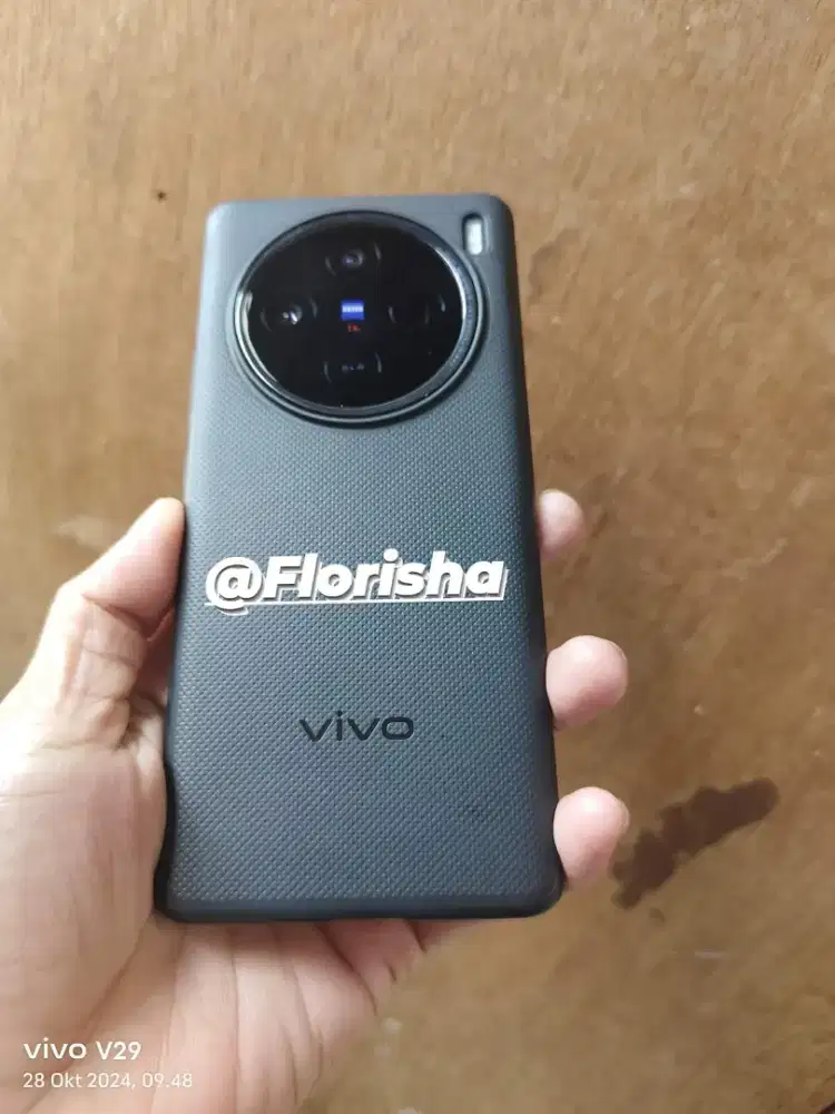 Vivo X100 pakai 30 hari garansi panjang Oktober 2025