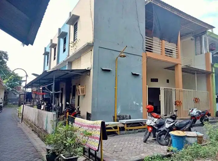 DIJUAL RUMAH  KOST  AKTIF BARU  Surabaya Minat ;Hub.deny